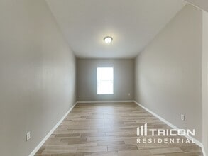 12522 Cricklewood Dr in Spring Hill, FL - Building Photo - Building Photo