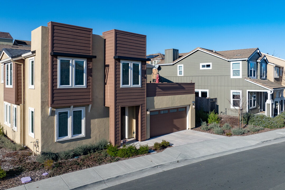 Sterling Hills at Quarry Heights in Petaluma, CA - Building Photo