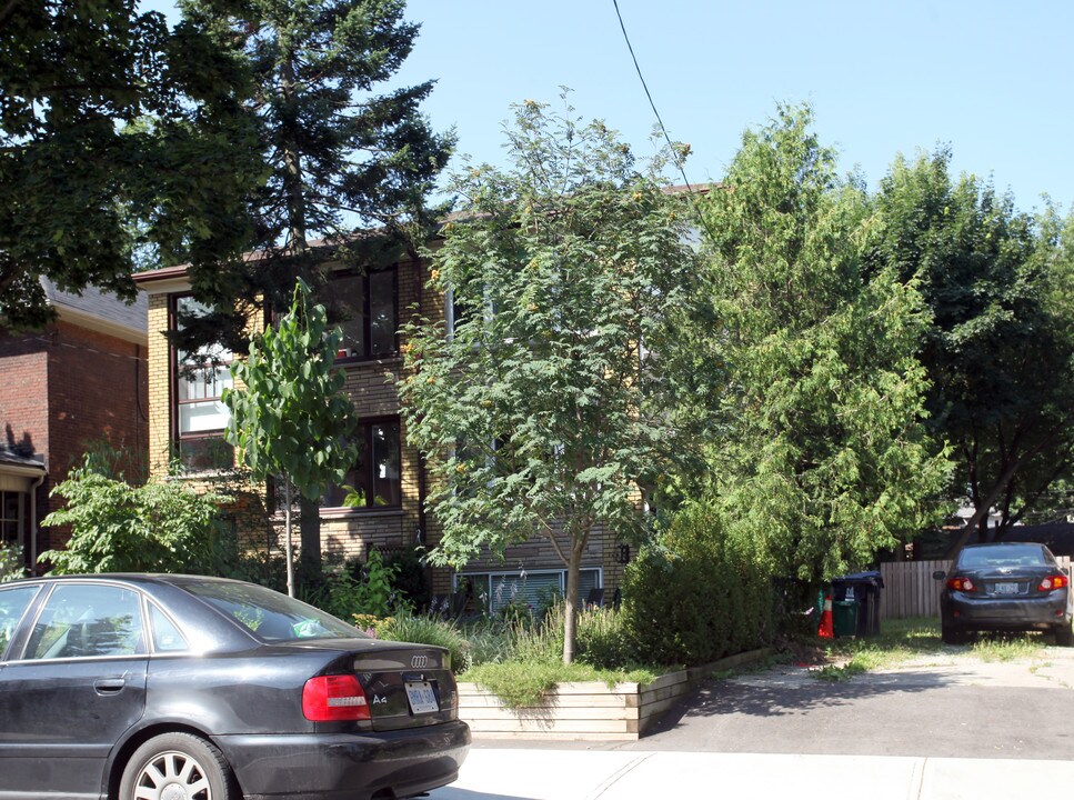 274-276 Pacific Ave in Toronto, ON - Building Photo
