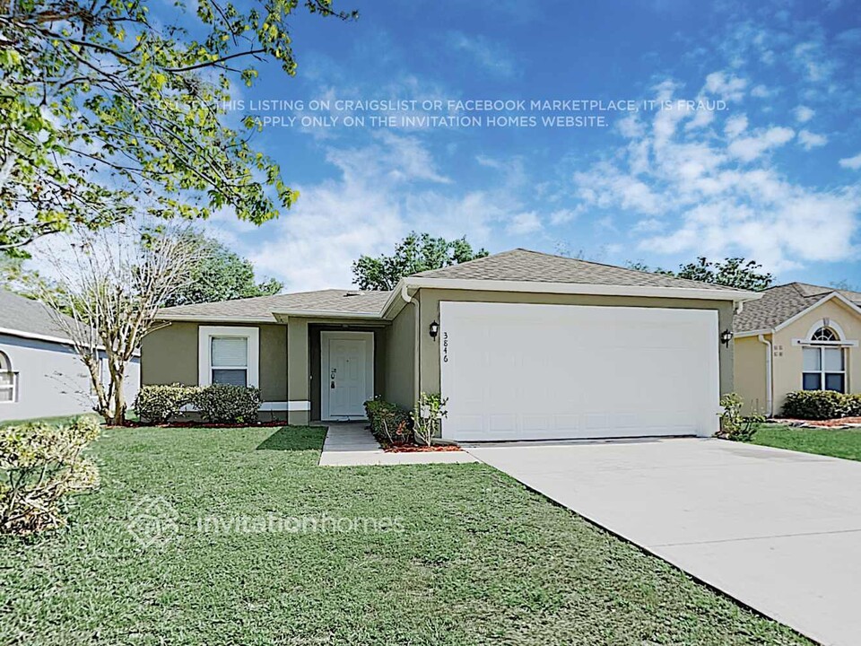 3846 Stonefield Dr in Orlando, FL - Building Photo