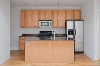 1136 W Pratt Blvd, Unit Apt 3N in Chicago, IL - Building Photo - Building Photo