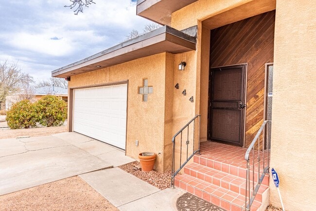 444 Sierra Dr SE in Albuquerque, NM - Building Photo - Building Photo