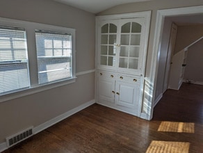 916 S Webster St in Saginaw, MI - Building Photo - Building Photo