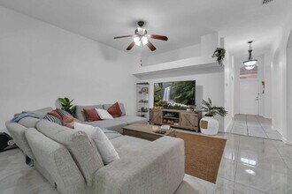 3134 River Branch Cir in Kissimmee, FL - Foto de edificio - Building Photo