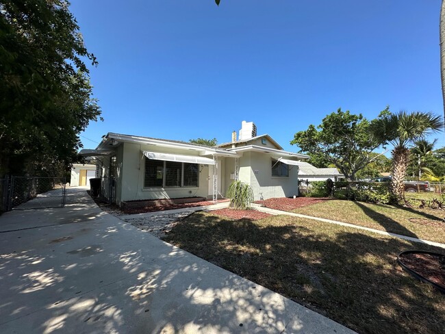 415 49th St in West Palm Beach, FL - Foto de edificio - Building Photo