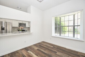 718 Country Pl Dr in Houston, TX - Building Photo - Building Photo