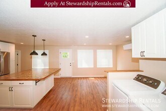 1010 E 18th Ave in Eugene, OR - Building Photo - Building Photo