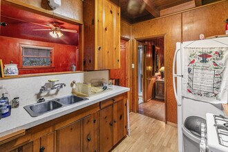 647 W Victoria Ct in Lake Arrowhead, CA - Building Photo - Building Photo