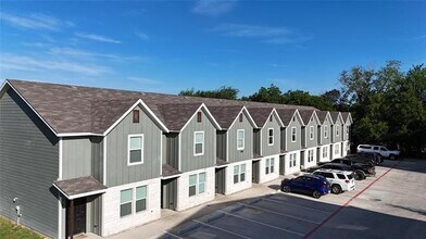 402 Garrett Ct in Stephenville, TX - Building Photo - Building Photo