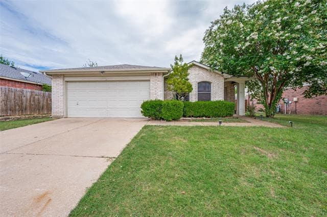 8405 Seven Oaks Ln in Denton, TX - Foto de edificio - Building Photo