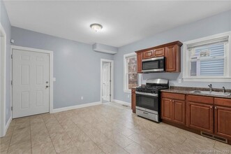 74 Shelton Ave in New Haven, CT - Building Photo - Building Photo