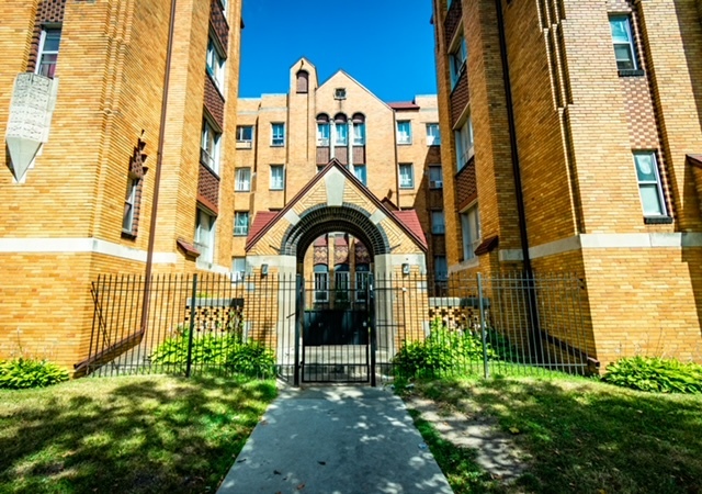 Majestic Apartments in Detroit, MI - Building Photo