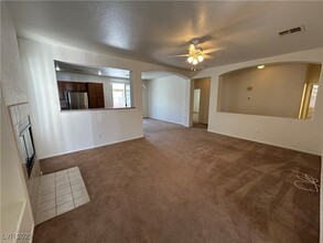 1205 E Hammer Ln in North Las Vegas, NV - Building Photo - Building Photo