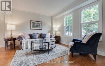 28 Summerhill Rd in East Gwillimbury, ON - Building Photo - Building Photo