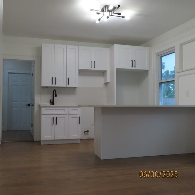 348 Boyden Ave, Unit 4