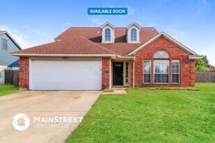 1801 Spanish Trail in Irving, TX - Building Photo