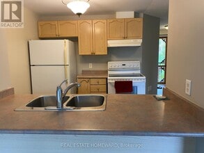 451 Ferndale Dr S in Barrie, ON - Building Photo - Building Photo