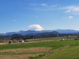 39826 278th Way SE, Unit b in Enumclaw, WA - Building Photo