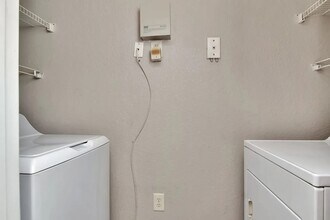 9314 Crescent Loop Cir in Tampa, FL - Building Photo - Building Photo