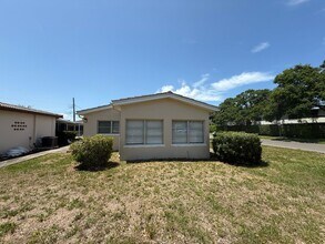 547 56th St N in St. Petersburg, FL - Building Photo - Building Photo