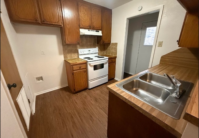 2813 W Shaw St in Tyler, TX - Building Photo - Building Photo