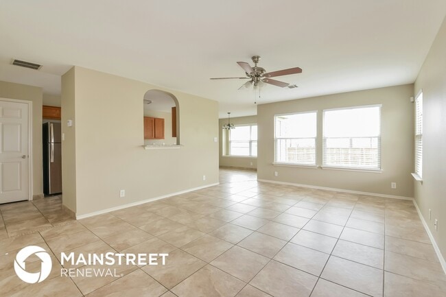 6930 Sandy Point Dr in San Antonio, TX - Foto de edificio - Building Photo