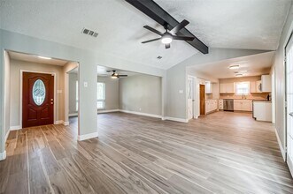 707 Riverside Dr in Alvin, TX - Building Photo - Building Photo