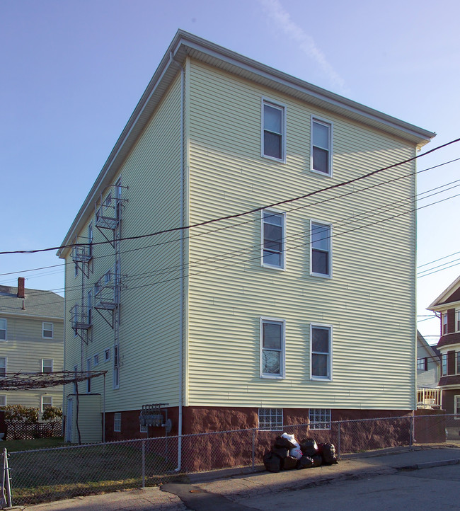 433-435 Bay St in Fall River, MA - Building Photo - Building Photo