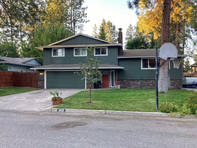 property at 9619 E 9th Ave