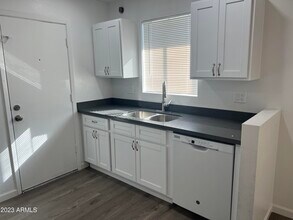 2028 W Lawrence Rd-Unit -1 in Phoenix, AZ - Building Photo - Building Photo