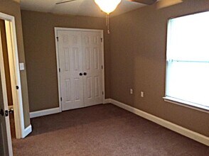 2245 Spring Meadow Ln SE in Cleveland, TN - Foto de edificio - Building Photo