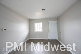 323 E 8th St in Marion, IN - Foto de edificio - Building Photo