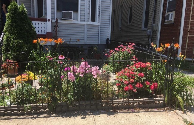 21 Sherman Pl in Jersey City, NJ - Building Photo - Building Photo