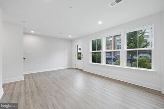 9610 Santa Fe Blvd in Largo, MD - Building Photo - Building Photo