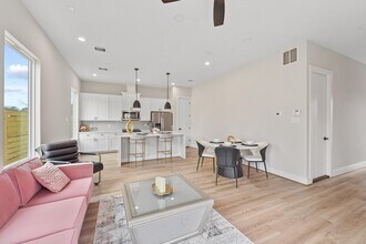 833 Dorchester St in Houston, TX - Building Photo - Building Photo