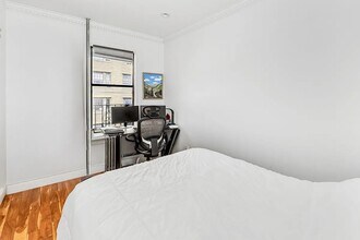 100 Christopher St, Unit 4C in New York, NY - Foto de edificio - Building Photo