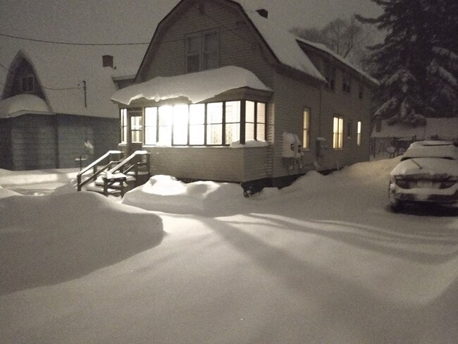 property at 408 N Albany St