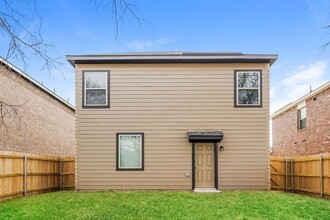1302 Ester Ln in Ennis, TX - Building Photo - Building Photo