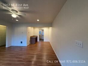 3202 NE 81st Ave in Portland, OR - Building Photo - Building Photo
