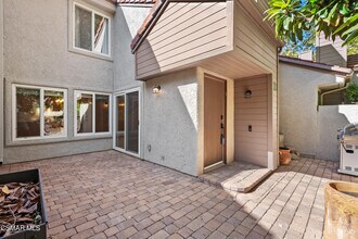 366 Via Colinas in Westlake Village, CA - Building Photo - Building Photo