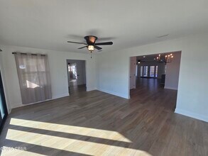 920 W Beach Dr in Panama City, FL - Building Photo - Building Photo