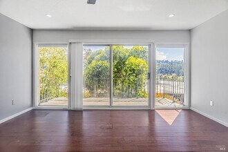 363 Eden Roc Dr in Sausalito, CA - Building Photo - Building Photo