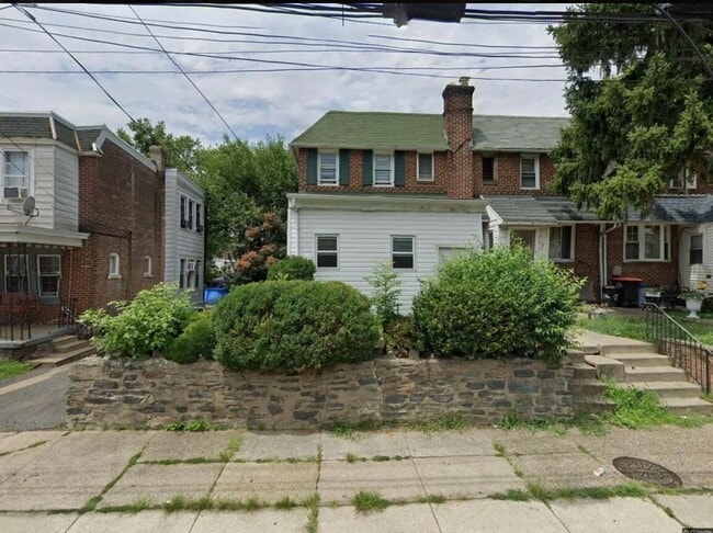 property at 216 E 24th St