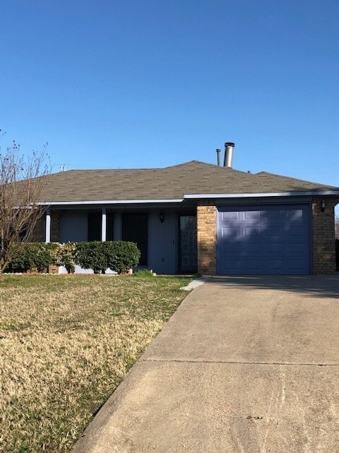 property at 211 Tejas Dr