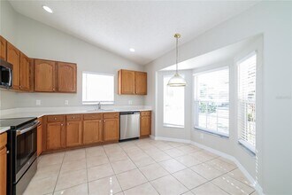 2561 Oneida Loop in Kissimmee, FL - Building Photo - Building Photo
