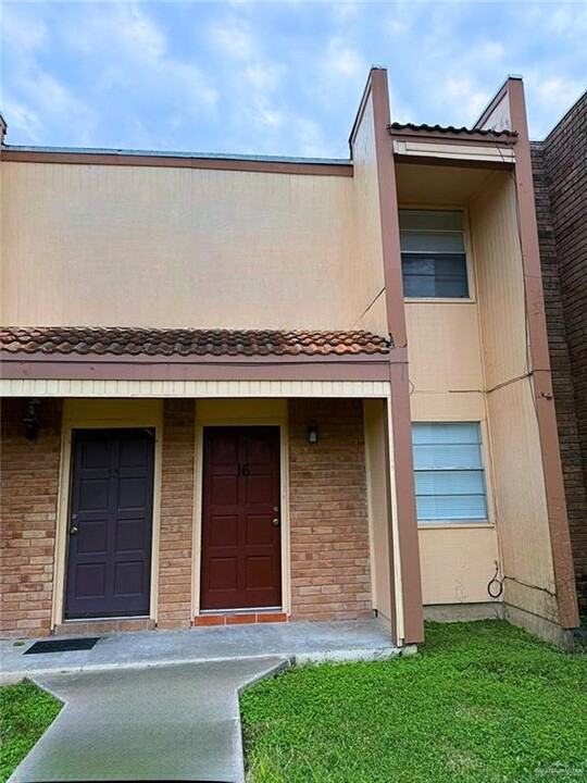 16 Palmetto Ct in Brownsville, TX - Building Photo