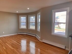 189 Boylston St in Watertown, MA - Foto de edificio - Building Photo