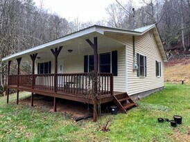 615 Stockton Rd in Flag Pond, TN - Building Photo