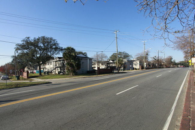 Hitch Village (Fred Wessels Home) in Savannah, GA - Building Photo - Building Photo