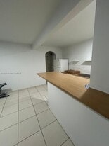 635 SW 16th Ave in Miami, FL - Building Photo